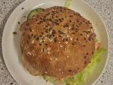 Sandwich med kylling, grønt og karrydressing